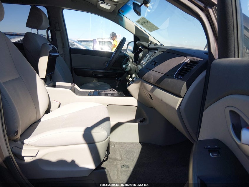 2016 Kia SEDONA VIN KNDMB5C10G6178673 IAAI salvage auction — NORMAL WEAR, Salvage Title, sold $600 on 2026-07-24 (photo 5)