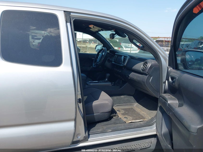 2019 Toyota Tacoma VIN 5TFSZ5AN4KX211704 IAAI salvage auction — SIDE, Junk (New Jersey), sold $8,300 on 2026-07-20 (photo 5)