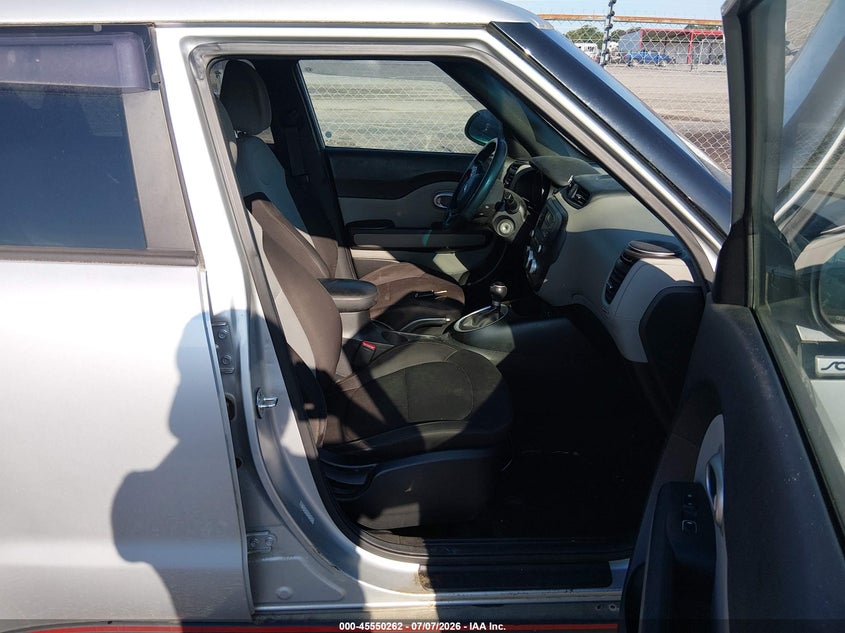 2017 Kia Soul VIN KNDJN2A20H7458755 IAAI salvage auction — NORMAL WEAR, Clear (Arkansas), sold $475 on 2026-07-29 (photo 5)