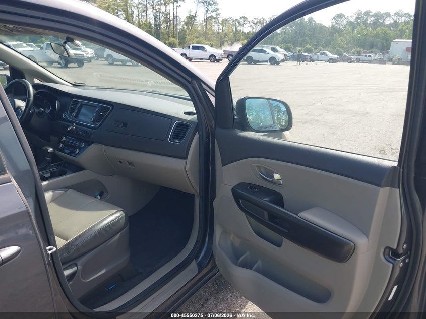 2017 Kia SEDONA VIN KNDMB5C10H6252823 IAAI salvage auction — NORMAL WEAR, Clear (Florida), sold $1,050 on 2026-07-21 (photo 5)