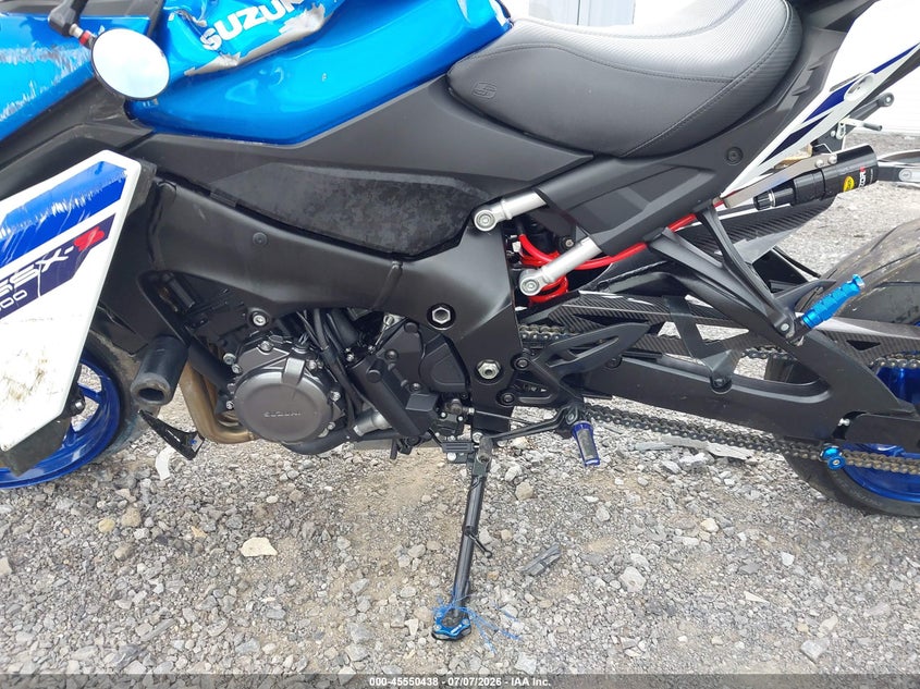 2024 Suzuki Gsx-s VIN JS1EK11B7R7100147 IAAI salvage auction — FRONT END, Mv-907A (New York), sold $825 on 2026-07-28 (photo 9)