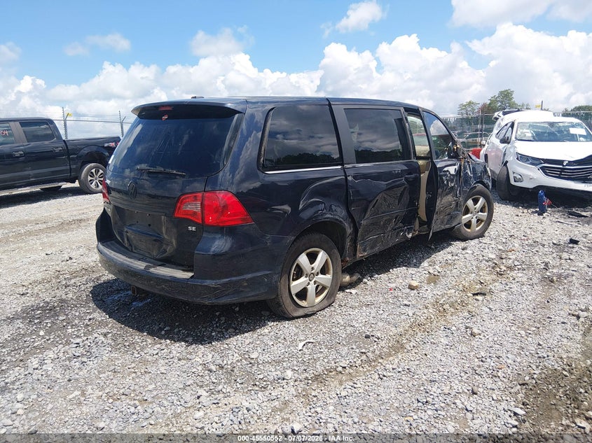2010 Volkswagen Routan VIN 2V4RW3D14AR190456 IAAI salvage auction — SIDE, Salvage (Ohio), sold $125 on 2026-08-21 (photo 4)
