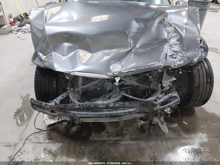 2007 BMW 3 series VIN WBAVS13527FX15928 IAAI salvage auction — FRONT END, Salvage (Idaho), sold $250 on 2026-07-31 (photo 6)