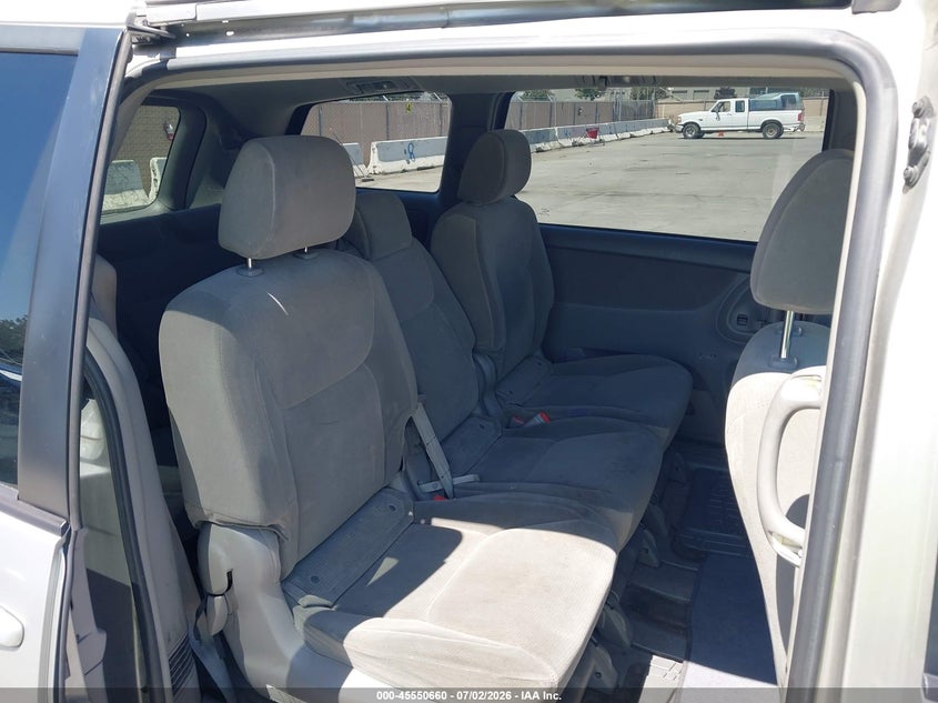2005 Toyota Sienna VIN 5TDZA23C25S285052 IAAI salvage auction — NORMAL WEAR, Clear - Dealer Only (California), sold $600 on 2026-07-29 (photo 8)