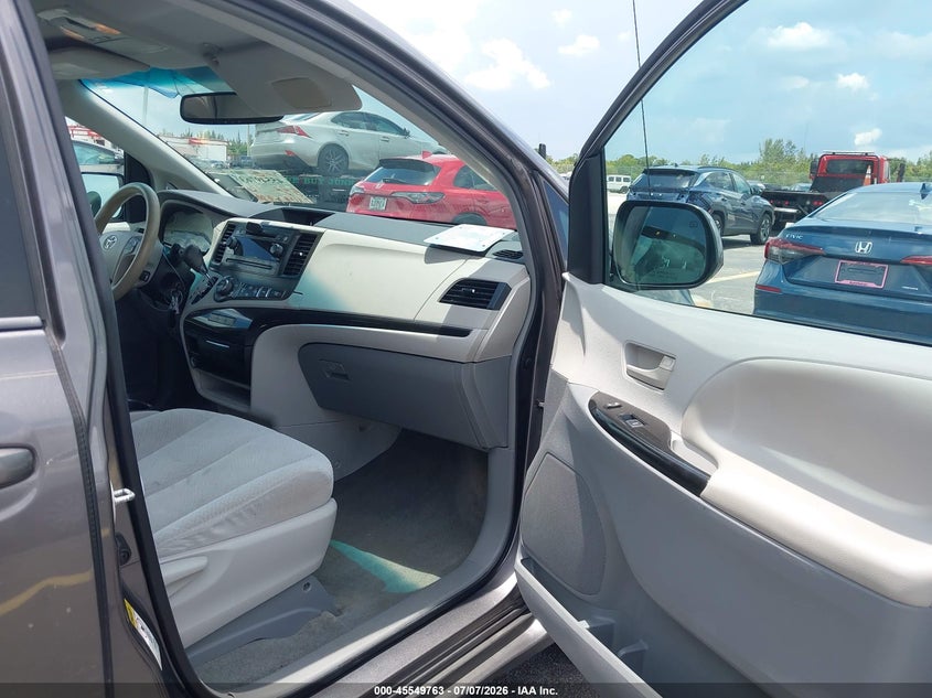 2014 Toyota Sienna VIN 5TDKK3DC6ES431049 IAAI salvage auction — REAR END, Rebuildable (Florida), sold $2,900 on 2026-07-30 (photo 5)