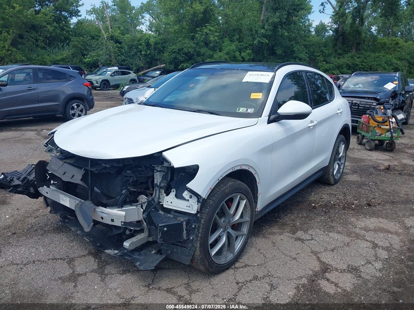 2018 Alfa romeo Stelvio VIN ZASFAKPN7J7B86964 IAAI salvage auction — FRONT END, Salvage Title, sold $2,925 on 2026-08-18 (photo 2)