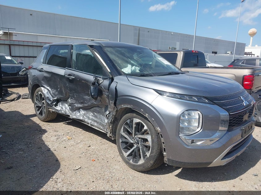 2023 Mitsubishi Outlander VIN JA4J3UA88PZ018530 IAAI salvage auction — SIDE, Salvage Title, sold $25 on 2026-07-30 (photo 1)