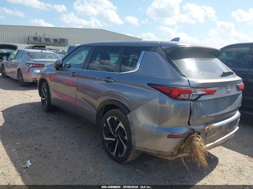 2023 Mitsubishi Outlander VIN JA4J3UA88PZ018530 IAAI salvage auction — SIDE, Salvage Title, sold $25 on 2026-07-30 (photo 3)