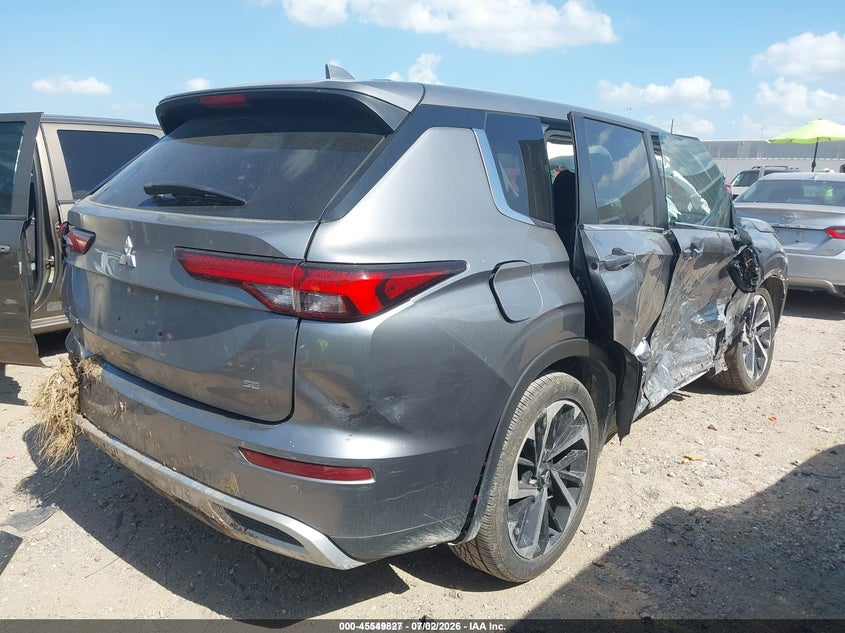 2023 Mitsubishi Outlander VIN JA4J3UA88PZ018530 IAAI salvage auction — SIDE, Salvage Title, sold $25 on 2026-07-30 (photo 4)