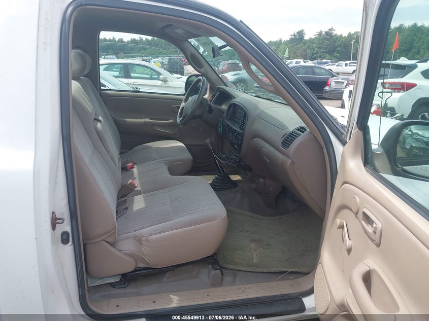 2004 Toyota Tundra VIN 5TBJN32104S447906 IAAI salvage auction — NORMAL WEAR, Clear (Massachusetts), sold $1,900 on 2026-07-10 (photo 5)