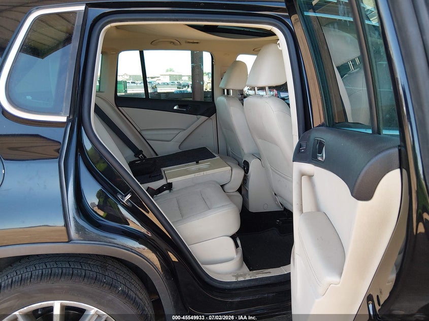 2016 Volkswagen Tiguan VIN WVGAV7AX8GW501196 IAAI salvage auction — NORMAL WEAR, Clear-Dealer Only (Arizona), sold $675 on 2026-07-28 (photo 8)