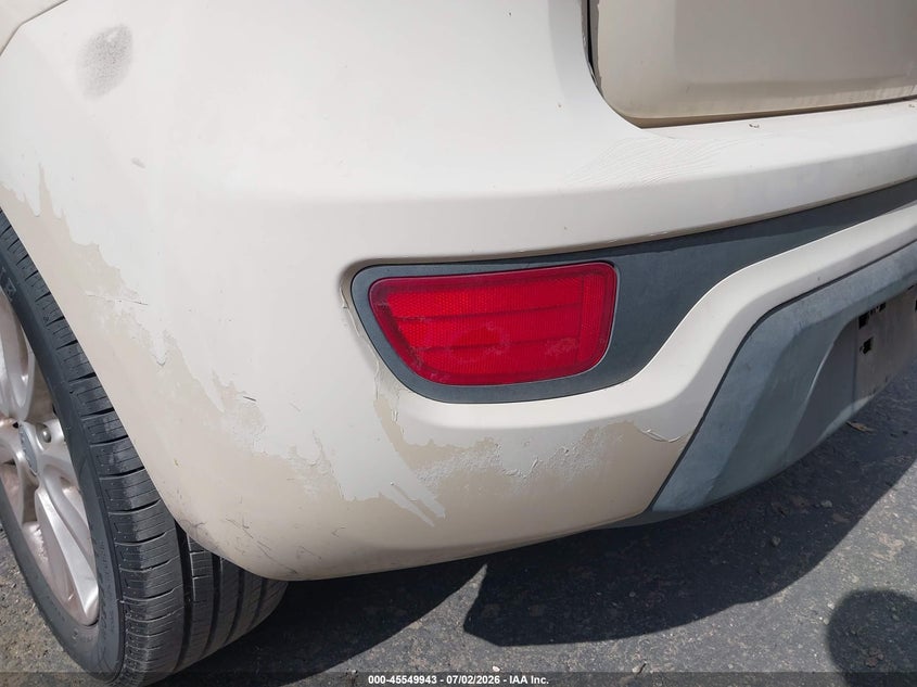 2013 Kia Soul VIN KNDJT2A64D7533489 IAAI salvage auction — NORMAL WEAR, Clear (California), sold $300 on 2026-07-29 (photo 6)