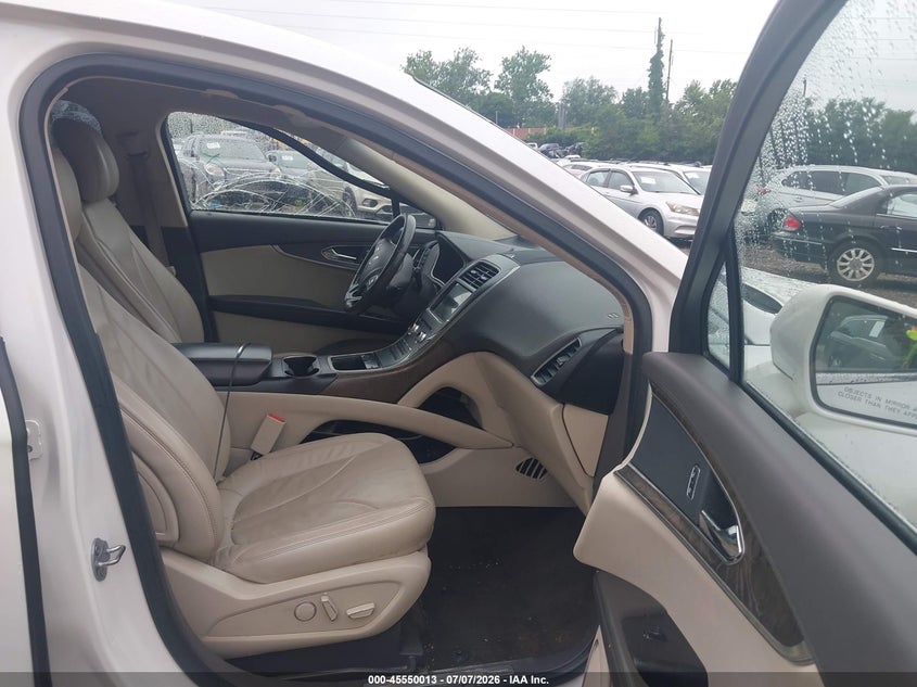 2017 Lincoln Mkx VIN 2LMPJ8LP5HBL22579 IAAI salvage auction — LEFT SIDE, Salvage (Pennsylvania), sold $25 on 2026-07-17 (photo 5)
