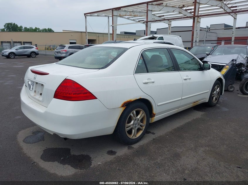 2007 Honda Accord VIN JHMCM56347C012322 IAAI salvage auction — NORMAL WEAR, Clear (New York), sold $300 on 2026-07-22 (photo 4)