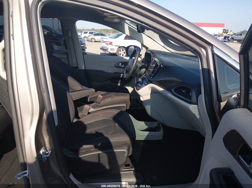 2017 Chrysler Pacifica VIN 2C4RC1DG4HR703288 IAAI salvage auction — MECHANICAL, Salvage Title, sold $1,950 on 2026-09-02 (photo 5)
