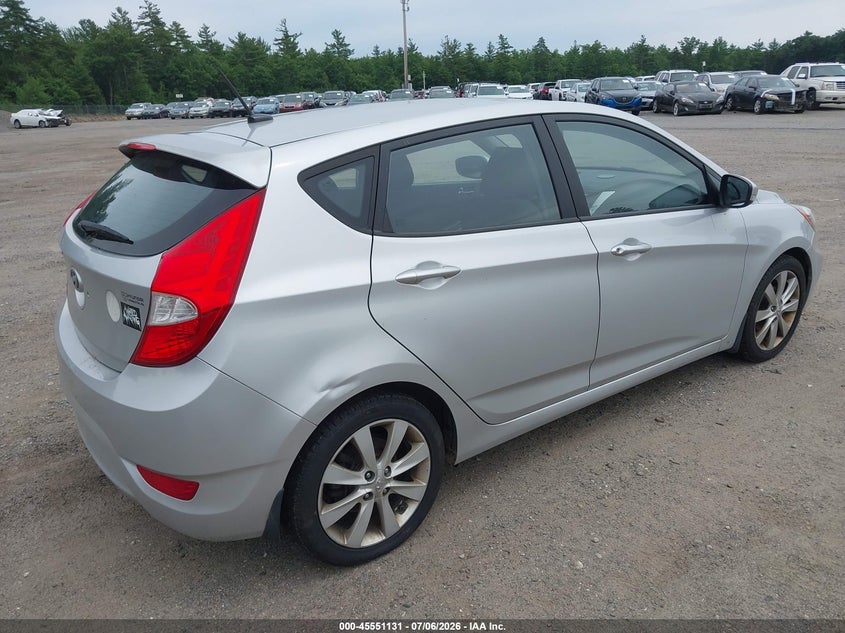 2013 Hyundai Accent VIN KMHCU5AE8DU069781 IAAI salvage auction — NORMAL WEAR, Clear (Massachusetts), sold $25 on 2026-07-10 (photo 4)