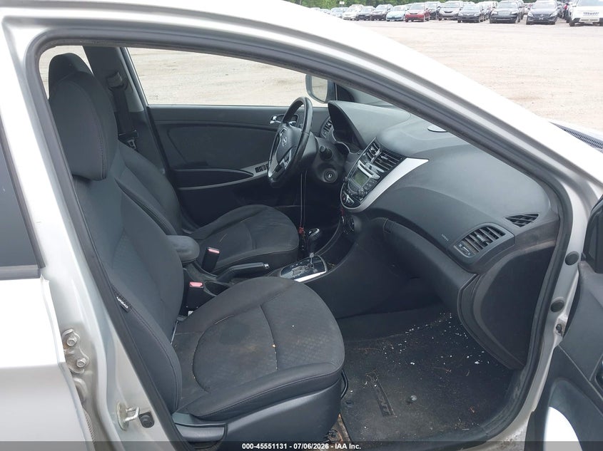 2013 Hyundai Accent VIN KMHCU5AE8DU069781 IAAI salvage auction — NORMAL WEAR, Clear (Massachusetts), sold $25 on 2026-07-10 (photo 5)