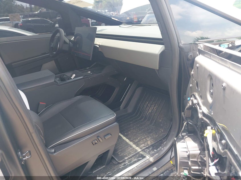 2026 Tesla Cybertruck VIN 7G2CEHED1TA089795 IAAI salvage auction — RIGHT FRONT, Salvage Title, sold $34,100 on 2026-09-03 (photo 5)