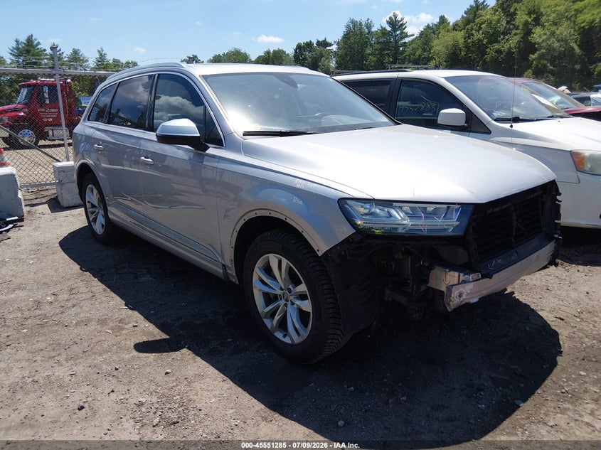 2017 Audi Q7 VIN WA1LAAF70HD047239 IAAI salvage auction — FRONT END, Salvage (Rhode Island), sold $6,250 on 2026-08-19 (photo 1)