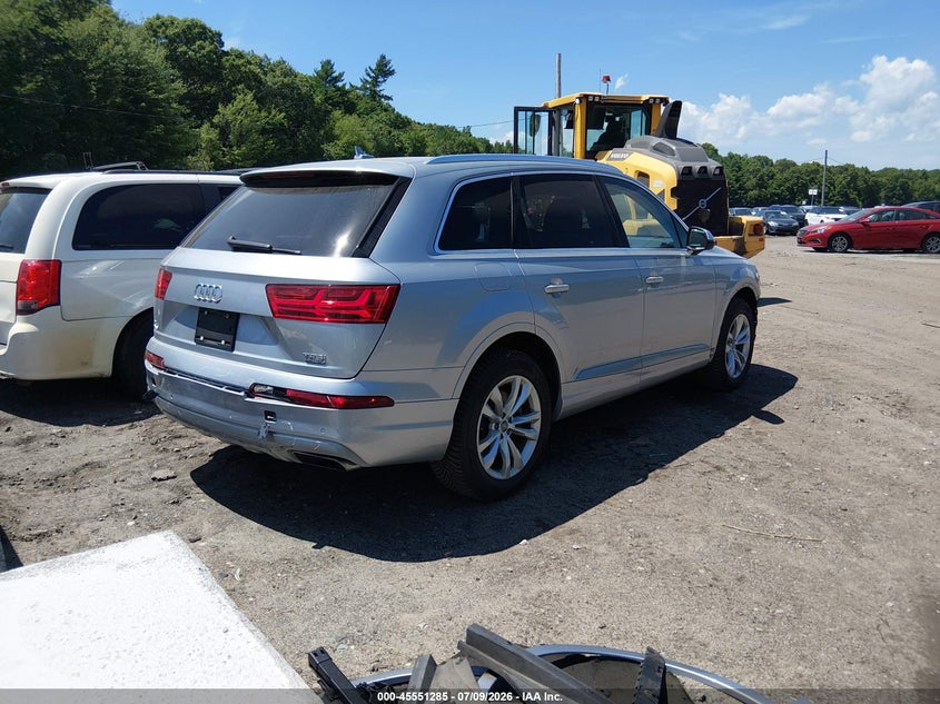 2017 Audi Q7 VIN WA1LAAF70HD047239 IAAI salvage auction — FRONT END, Salvage (Rhode Island), sold $6,250 on 2026-08-19 (photo 4)