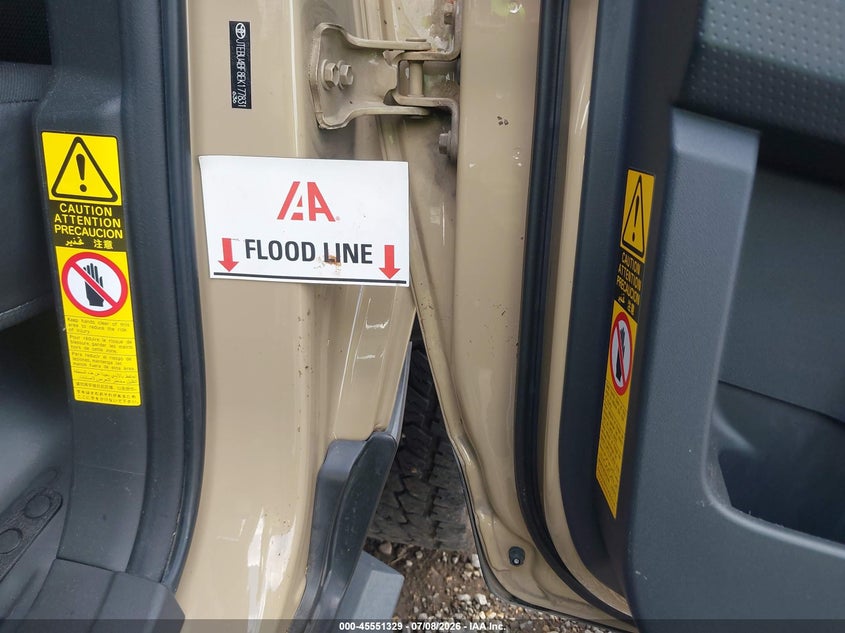 2014 Toyota Fj cruiser VIN JTEBU4BF8EK177831 IAAI salvage auction — WATER/FLOOD, Certificate Of Destruction (Louisiana), sold $8,100 on 2026-07-29 (photo 6)