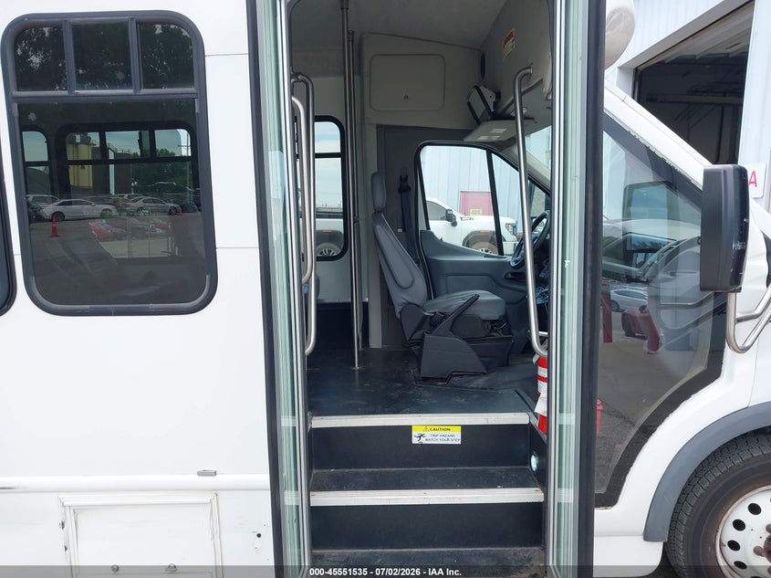 2018 Ford Transit-350 VIN 1FDES6PM2JKB31878 IAAI salvage auction — LEFT & RIGHT, Sf97 (Kansas), sold $18,100 on 2026-09-03 (photo 5)