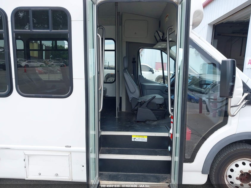 2018 Ford Transit-350 VIN 1FDES6PM2JKB31878 IAAI salvage auction — LEFT & RIGHT, Sf97 (Kansas), sold $18,100 on 2026-09-03 (photo 8)