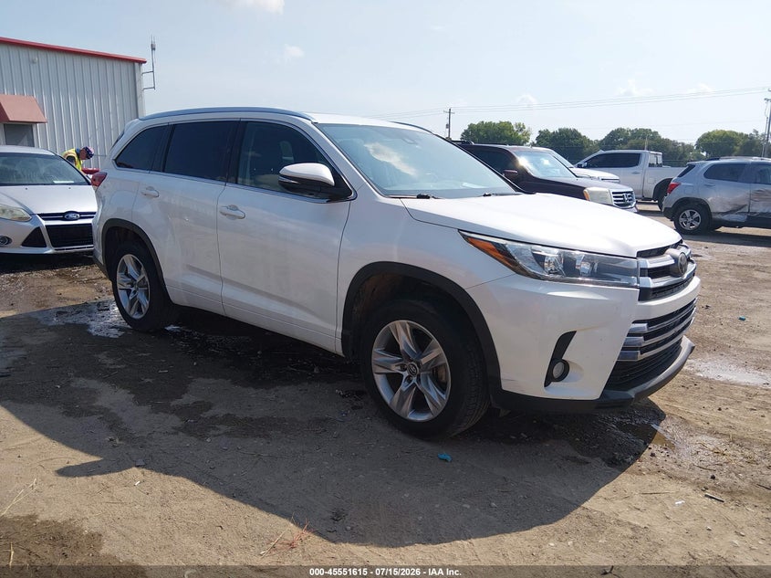 2017 Toyota Highlander VIN 5TDYZRFH8HS209814 IAAI salvage auction — HAIL, Salvage (Kansas), sold $11,525 on 2026-08-01 (photo 1)