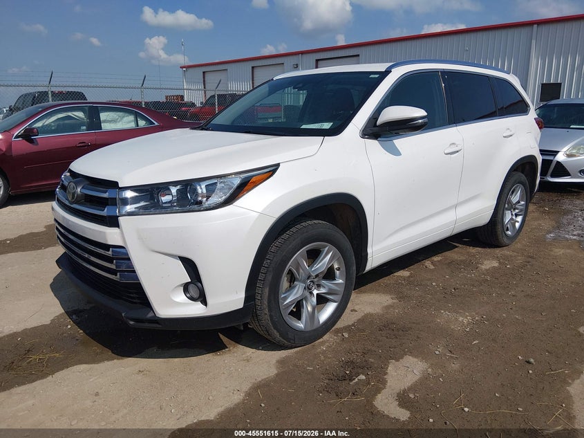2017 Toyota Highlander VIN 5TDYZRFH8HS209814 IAAI salvage auction — HAIL, Salvage (Kansas), sold $11,525 on 2026-08-01 (photo 2)