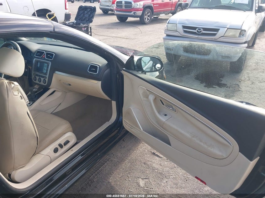 2007 Volkswagen Eos VIN WVWDA71F77V049008 IAAI salvage auction — NORMAL WEAR, Clear (Florida), sold $300 on 2026-07-21 (photo 5)
