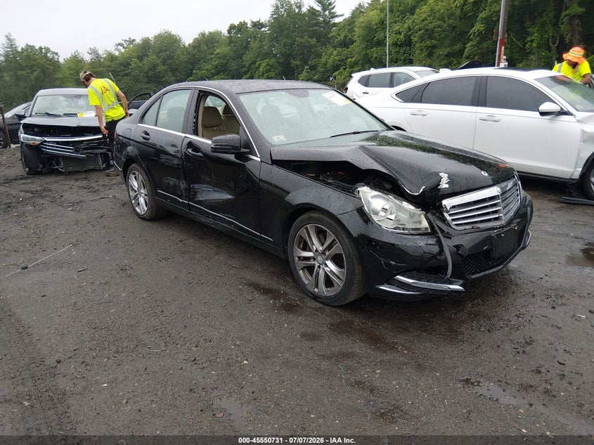 2014 Mercedes-benz C-klasse VIN WDDGF8AB9EG225520 IAAI salvage auction — RIGHT SIDE, Salvage Title, sold $25 on 2026-08-12 (photo 1)