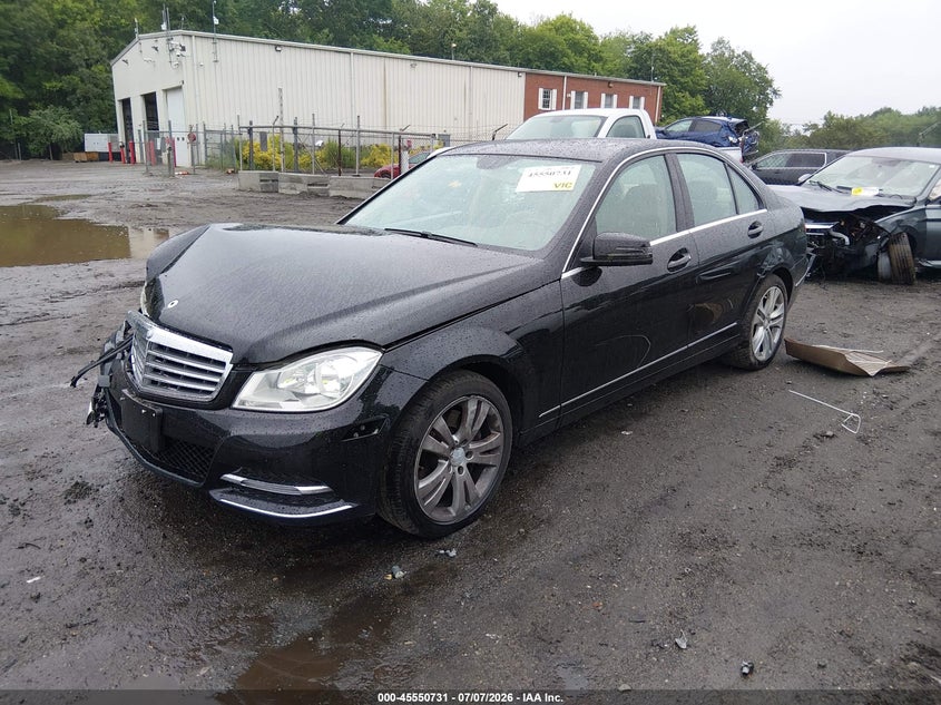 2014 Mercedes-benz C-klasse VIN WDDGF8AB9EG225520 IAAI salvage auction — RIGHT SIDE, Salvage Title, sold $25 on 2026-08-12 (photo 2)