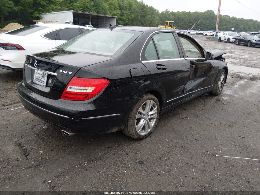 2014 Mercedes-benz C-klasse VIN WDDGF8AB9EG225520 IAAI salvage auction — RIGHT SIDE, Salvage Title, sold $25 on 2026-08-12 (photo 4)