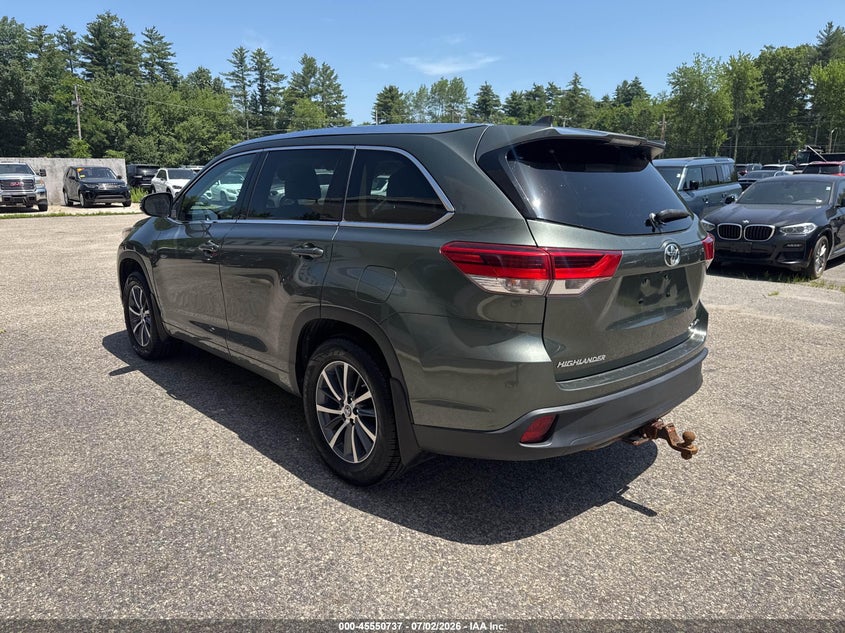 2017 Toyota Highlander VIN 5TDJZRFH0HS457900 IAAI salvage auction — NORMAL WEAR, Original (Vermont), sold $13,825 on 2026-07-29 (photo 3)