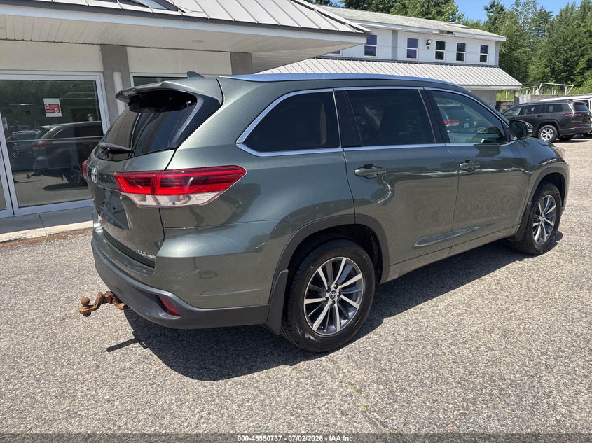 2017 Toyota Highlander VIN 5TDJZRFH0HS457900 IAAI salvage auction — NORMAL WEAR, Original (Vermont), sold $13,825 on 2026-07-29 (photo 4)