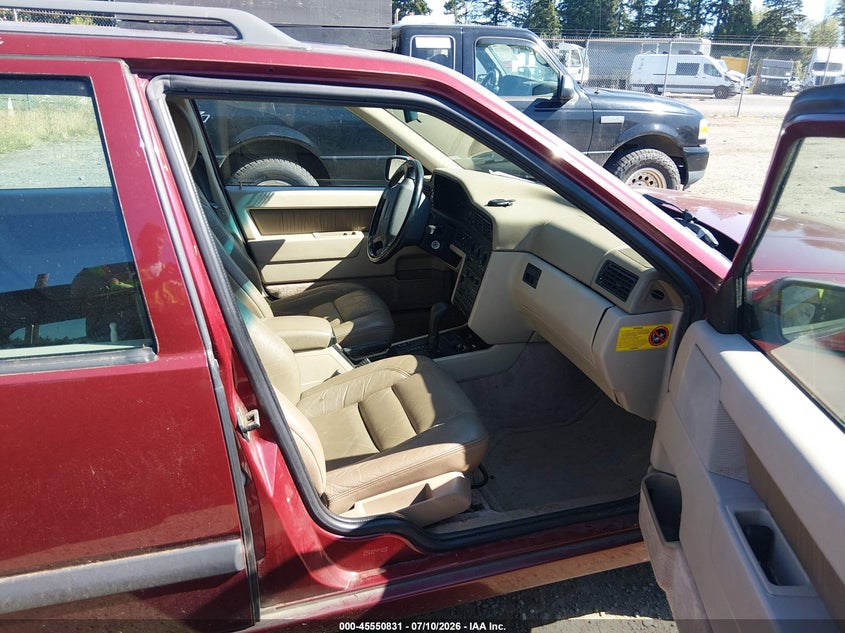 1997 Volvo 850 VIN YV1LW554XV2337575 IAAI salvage auction — NORMAL WEAR, Clear (Washington), sold $375 on 2026-07-15 (photo 5)