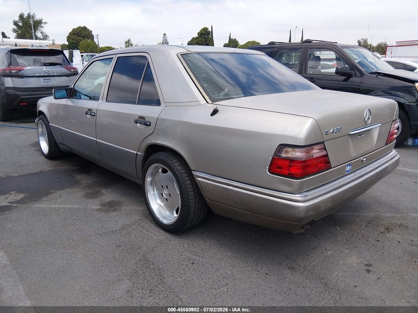 1994 Mercedes-benz E-class VIN WDBEA34EXRC118786 IAAI salvage auction — NORMAL WEAR, Clear - Dealer Only (California), sold $8,500 on 2026-07-30 (photo 3)