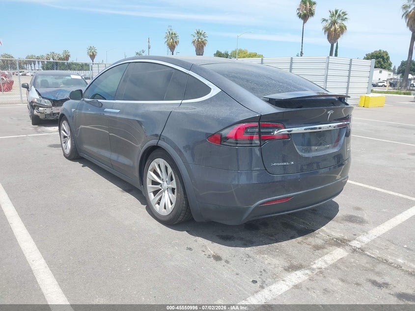 2016 Tesla Model x VIN 5YJXCBE27GF015392 IAAI salvage auction — SIDE, Salvage Title, sold $3,950 on 2026-07-23 (photo 3)