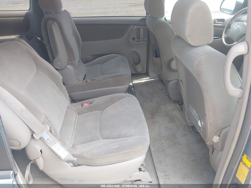 2004 Toyota Sienna VIN 5TDZA23C84S146946 IAAI salvage auction — NORMAL WEAR, Clear (Virginia), sold $525 on 2026-07-14 (photo 8)