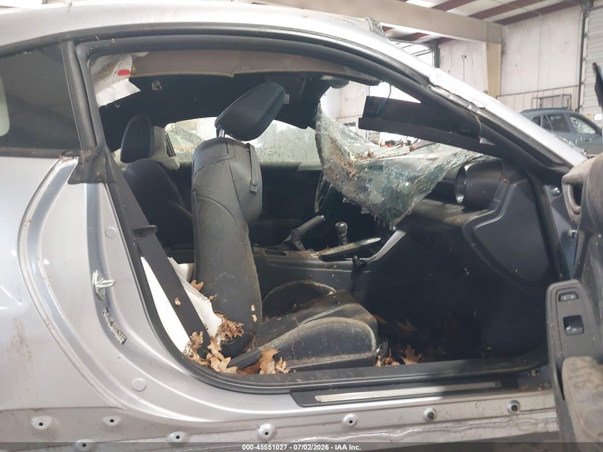 2024 Toyota Gr 86 VIN JF1ZNBE12R8755421 IAAI salvage auction — NORMAL WEAR, Clear (North Carolina), sold $5,450 on 2026-07-30 (photo 5)