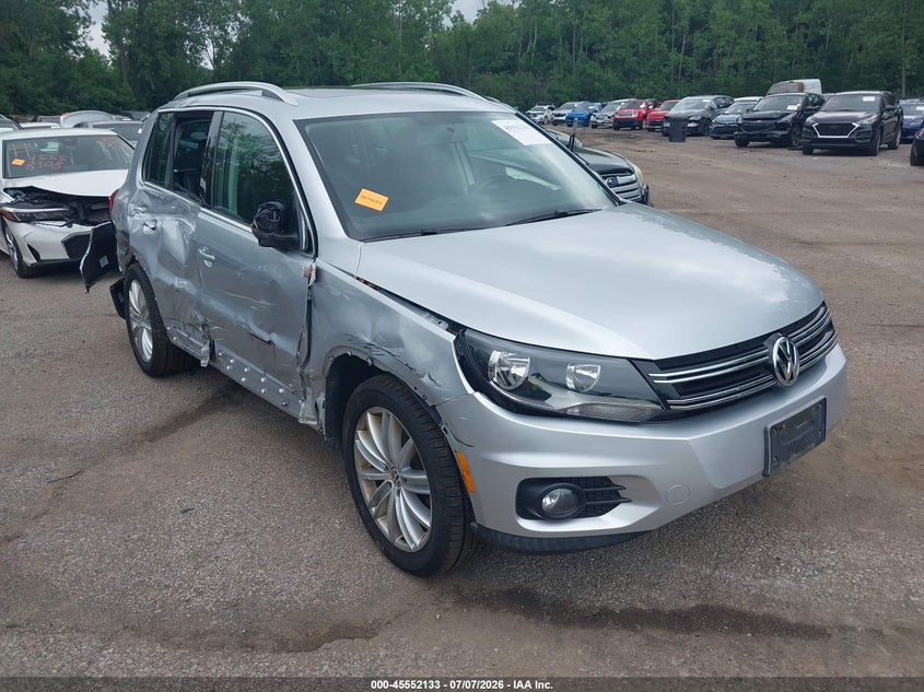 2012 Volkswagen Tiguan VIN WVGBV7AX3CW567492 IAAI salvage auction — RIGHT SIDE, Salvage Title, sold $1,125 on 2026-08-11 (photo 1)
