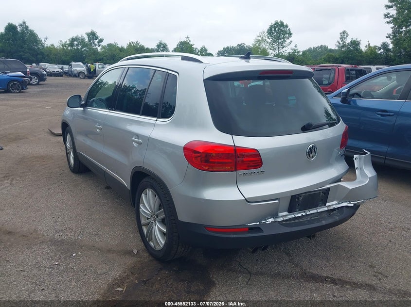2012 Volkswagen Tiguan VIN WVGBV7AX3CW567492 IAAI salvage auction — RIGHT SIDE, Salvage Title, sold $1,125 on 2026-08-11 (photo 3)