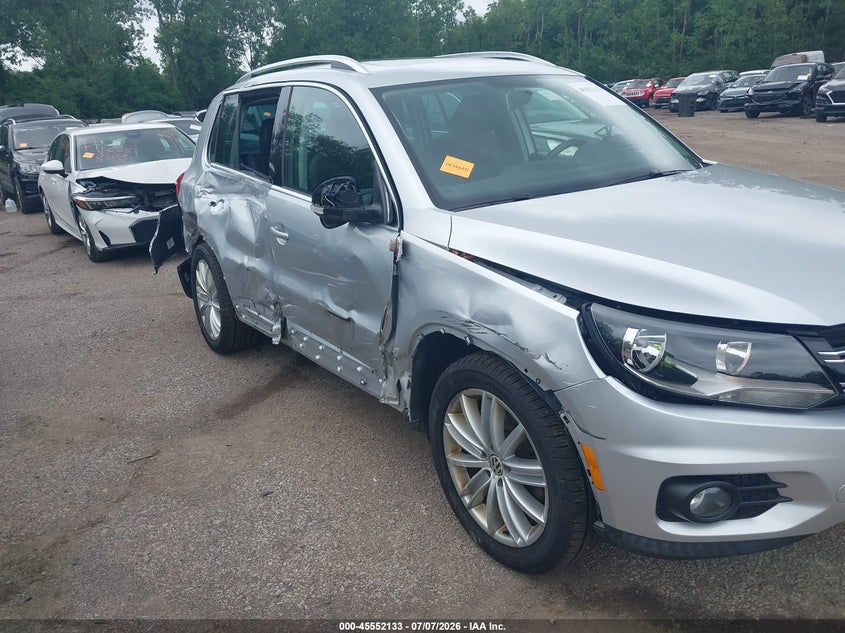 2012 Volkswagen Tiguan VIN WVGBV7AX3CW567492 IAAI salvage auction — RIGHT SIDE, Salvage Title, sold $1,125 on 2026-08-11 (photo 6)