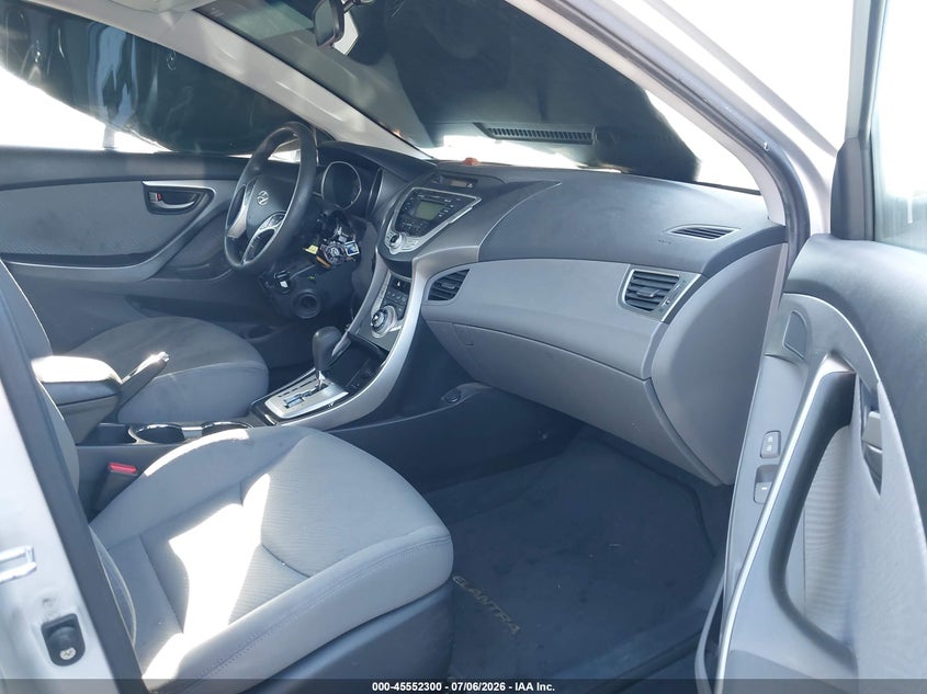 2011 Hyundai Elantra VIN KMHDH4AE9BU152670 IAAI salvage auction — THEFT, Salvage (California), sold $375 on 2026-07-29 (photo 5)