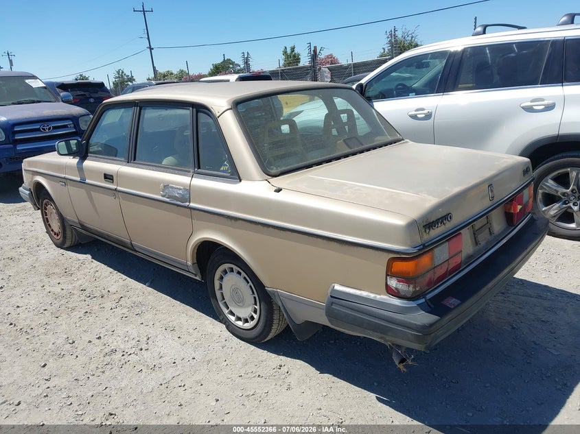 1993 Volvo 240 VIN YV1AS8314P1489969 IAAI salvage auction — NORMAL WEAR, Clear - Dealer Only (California), sold $300 on 2026-07-16 (photo 3)