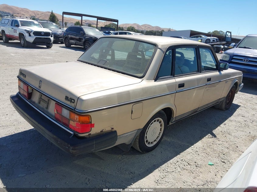 1993 Volvo 240 VIN YV1AS8314P1489969 IAAI salvage auction — NORMAL WEAR, Clear - Dealer Only (California), sold $300 on 2026-07-16 (photo 4)