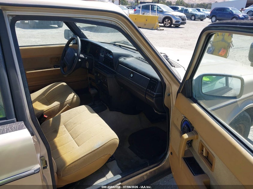 1993 Volvo 240 VIN YV1AS8314P1489969 IAAI salvage auction — NORMAL WEAR, Clear - Dealer Only (California), sold $300 on 2026-07-16 (photo 5)