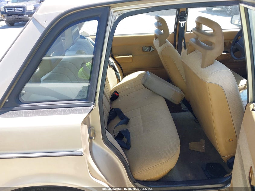 1993 Volvo 240 VIN YV1AS8314P1489969 IAAI salvage auction — NORMAL WEAR, Clear - Dealer Only (California), sold $300 on 2026-07-16 (photo 8)