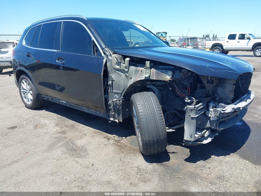 2019 BMW X5 VIN 5UXCR6C5XKLL21430 IAAI salvage auction — RIGHT FRONT, Wait Title, sold $16,200 on 2026-09-04 (photo 1)