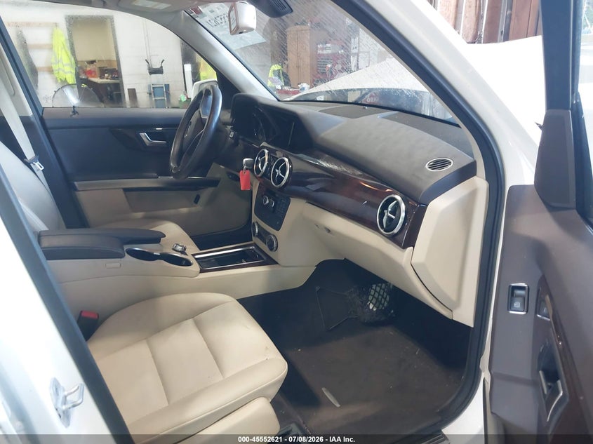 2014 Mercedes-benz Glk-klasse VIN WDCGG8JB2EG318199 IAAI salvage auction — LEFT FRONT, Salvage Title, sold $3,950 on 2026-08-12 (photo 5)